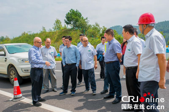 贵州平罗高速平塘至牙舟段顺利通过交工验收