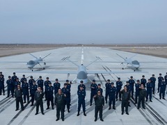 大地上的天空——空军某试验训练基地无人机飞行员李浩投身改革强军记事