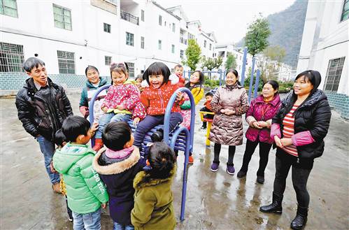 【要闻】持续改善民生 让重庆人生活越来越好