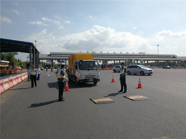 3天查处37件网约车非法客运案 28件涉及滴滴平台