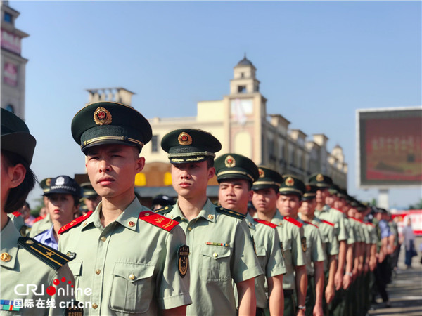 【唐已审】【原创】东兴市举行国庆升旗仪式