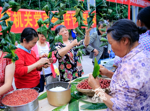 【区县联动】【九龙坡】九龙坡：政协委员进社区 履职更加“接地气”【区县联动】九龙坡：政协委员进社区 履职更加“接地气”