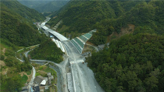 平镇高速：在绿水青山间崛起