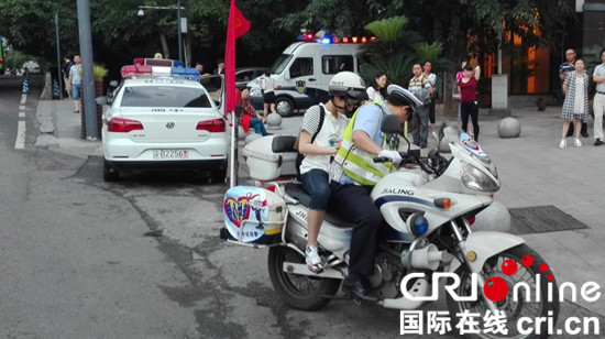 已过审【社会民生】渝中警方五举措护航高考 送考车可享绿色通道