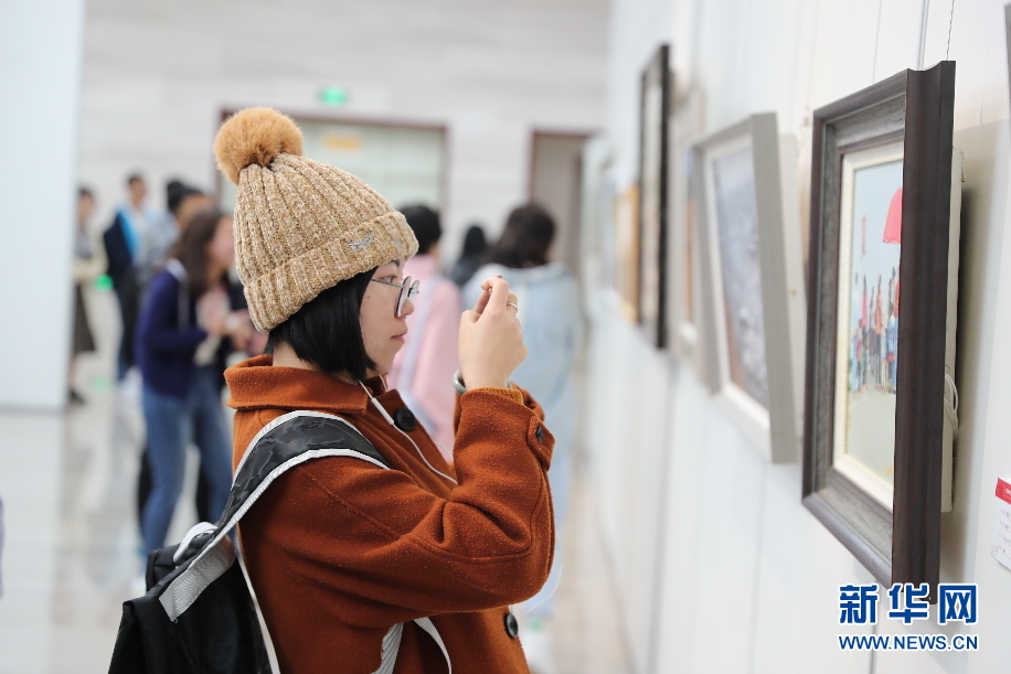 2018年云南省青年美展在昆明开幕