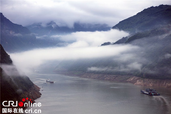 已过审【渝情渝景左竖图】重庆巫山现彩云奇观