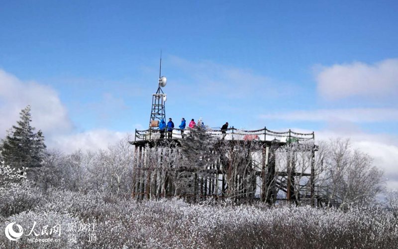 黑龙江凤凰山国家森林公园现十里雪凇雾凇景观