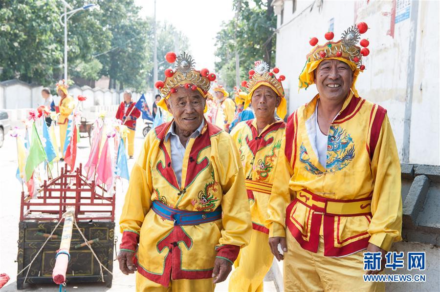 石家庄：传承非遗“抬花杠