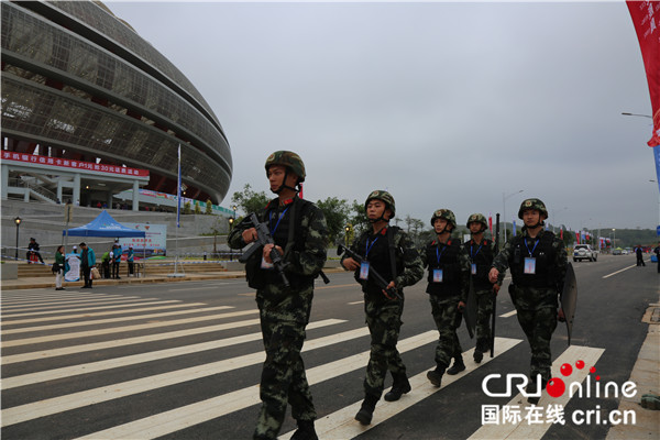 【唐已审】【供稿】广西民运会开幕 武警官兵保驾护航