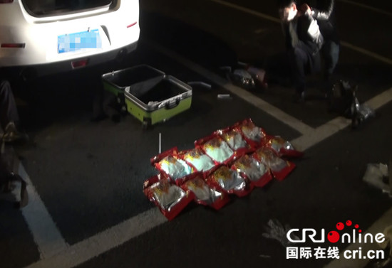 已过审【巴南】巴南警方从盗窃嫌疑人的供述中破获特大运毒案件