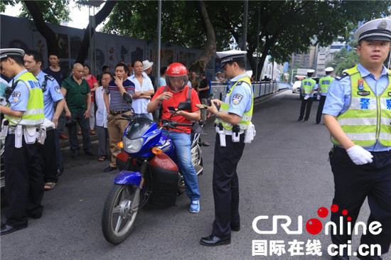 已过审【区县联动】【渝中】渝中警方开展内畅外联“两轮车”集中整治行动【区县联动】渝中警方开展“两轮车”集中整治行动