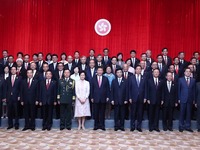 习近平会见香港特别行政区新任行政、立法、司法机构负责人