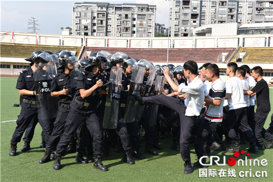 已过审【区县联动】【云阳】云阳特警开展反恐防暴应急演练