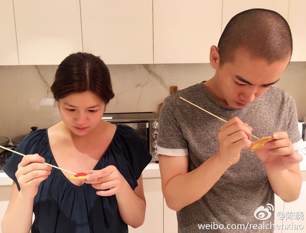 结婚一周年陈妍希表白陈晓：老公是我温暖的依靠