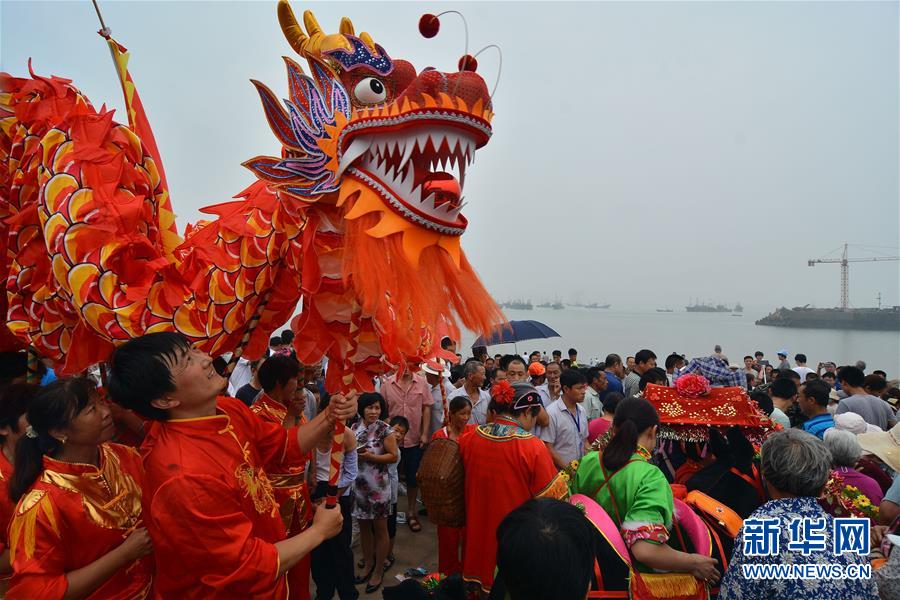 山东日照：渔民祭海祈福