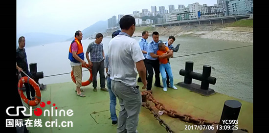 （已过审）【区县联动】【奉节】奉节民警成功救助一名轻生男孩　【区县联动】奉节民警成功救助一名轻生男孩