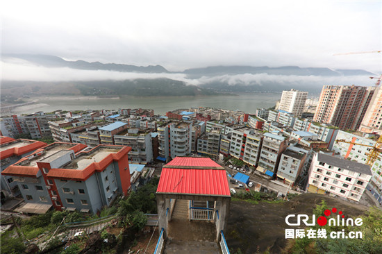 已过审【区县联动】【巫山】重庆巫山县城惊现龙云壮景 市民乐在彩云中【区县联动】【巫山】重庆巫山县城惊现龙云壮景