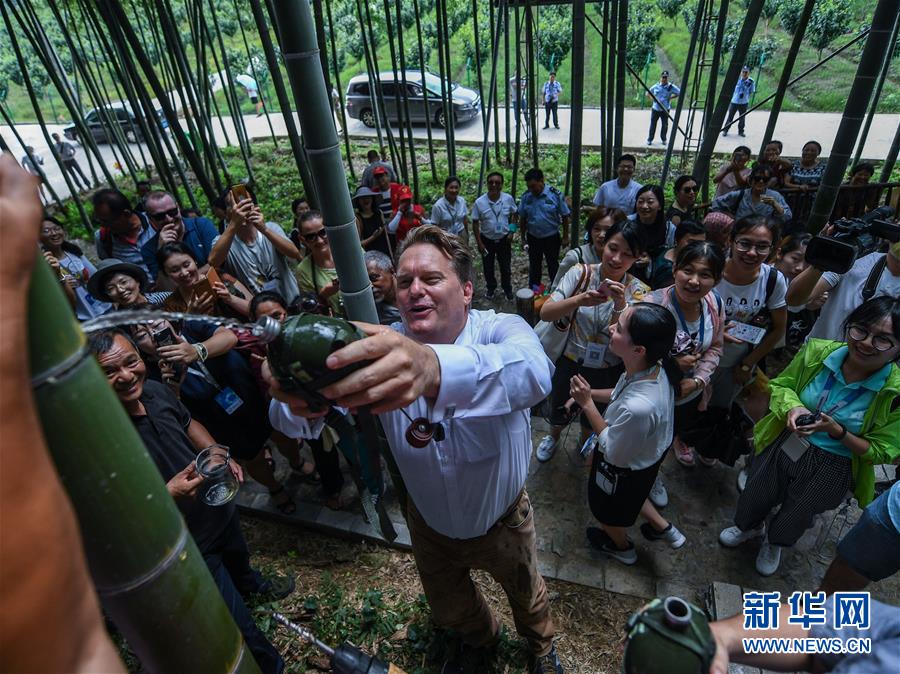 多国旅游专家体验安吉“美丽乡村”游