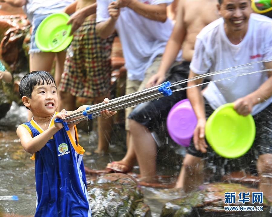 成都：古镇亲水度夏