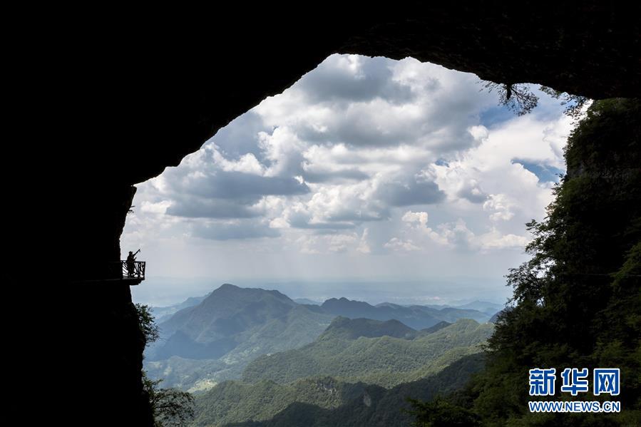 重庆金佛山：别有洞天