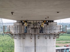 守护“天堑”脊梁的高铁养路人