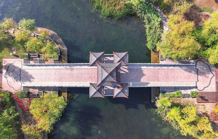 临汾市汾河文化生态景区景色如画