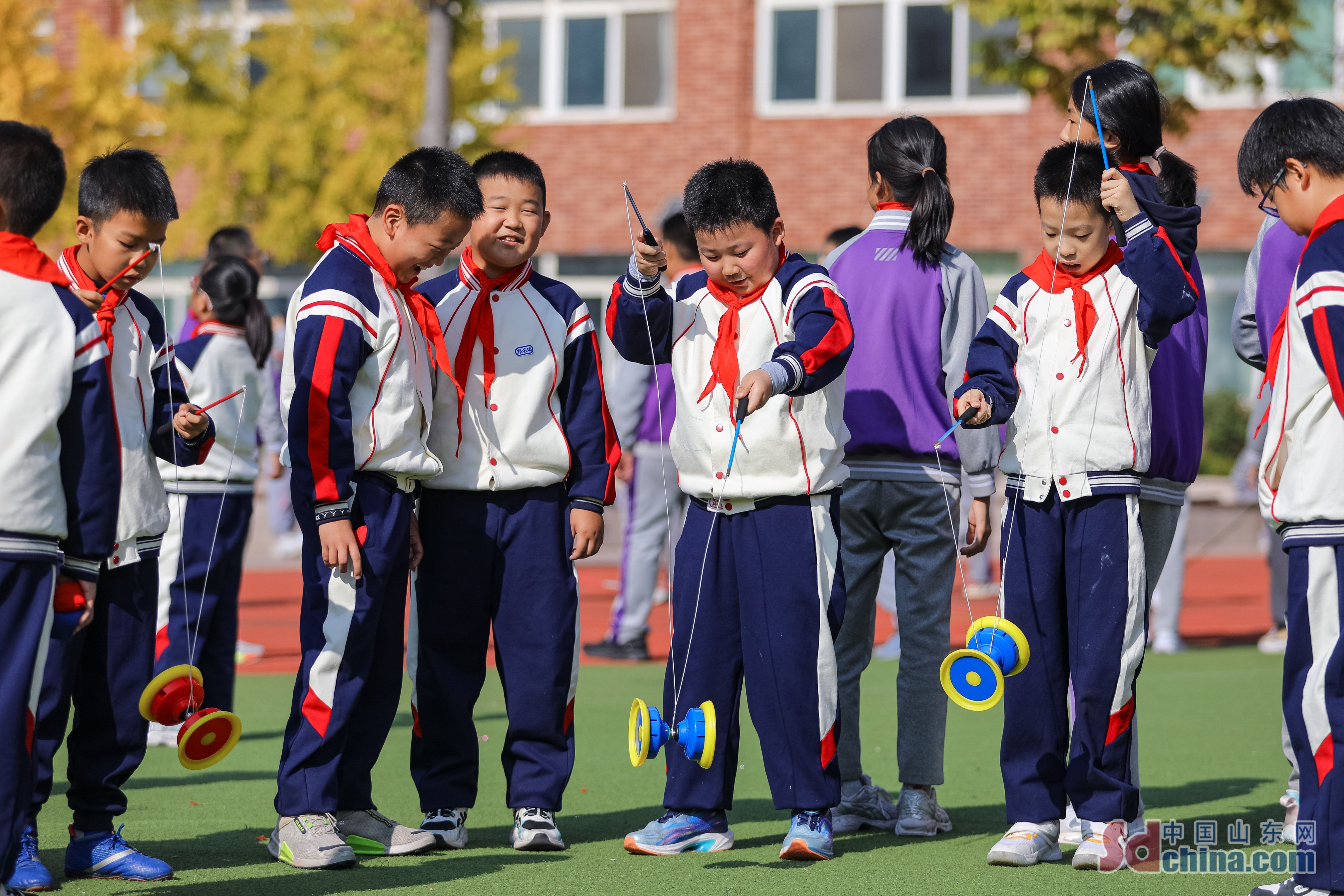 青岛：15分钟趣味课间 助力学生健康成长