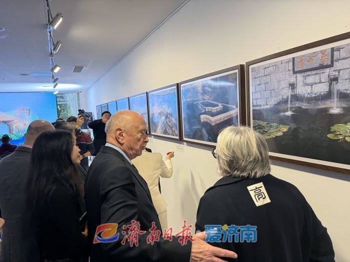 “机遇中国 ‘泉’在济南”泉水文化展亮相巴黎