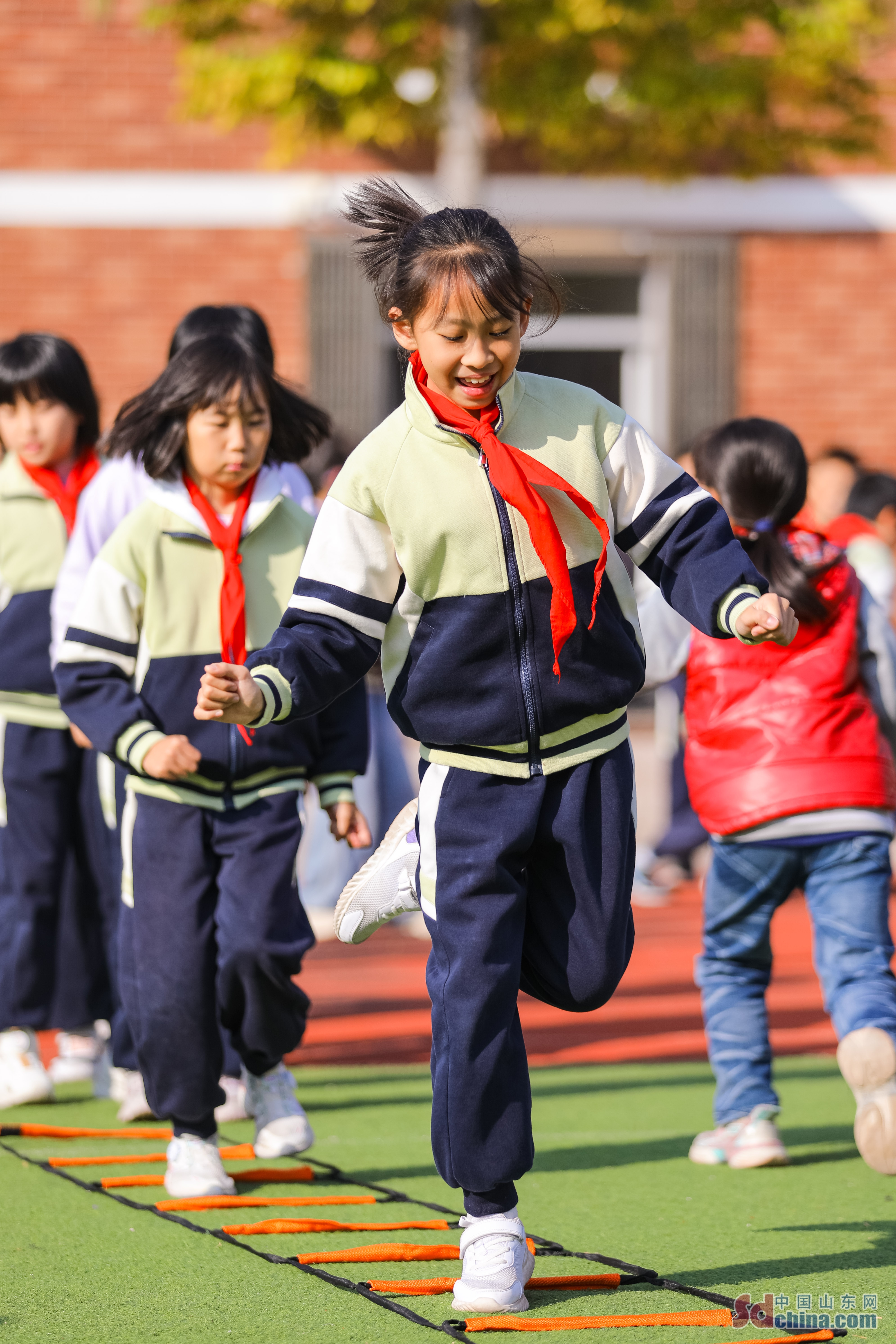 青岛：15分钟趣味课间 助力学生健康成长