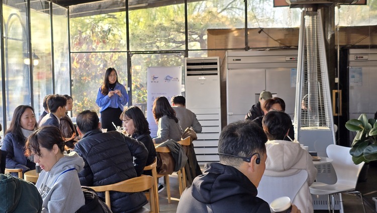 “感知烟台读书会”在韩国扶余郡举办