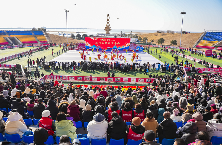 全国秧歌汇海阳 扭出火红幸福年