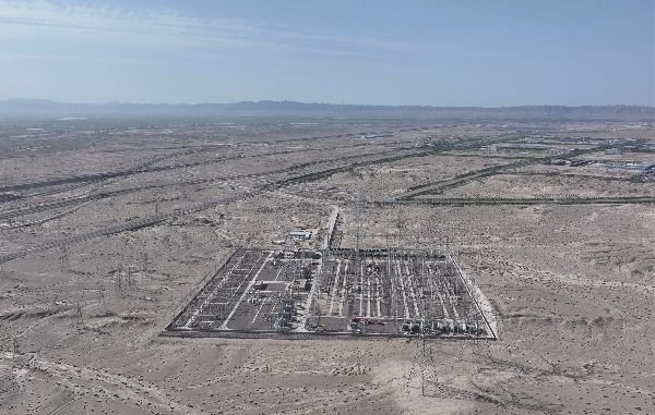 Focus on Key Projects | China's Longest Desert Line Path 750kV Power Transmission Project Put into Operation