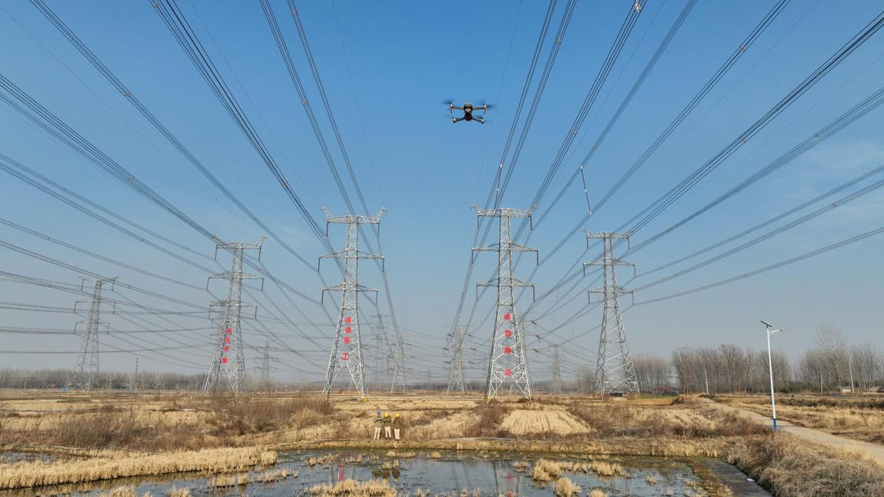 State Grid Huai'an Power Supply Company Takes Multi-Pronged Approaches to Safeguard Transmission Lines_fororder_2243