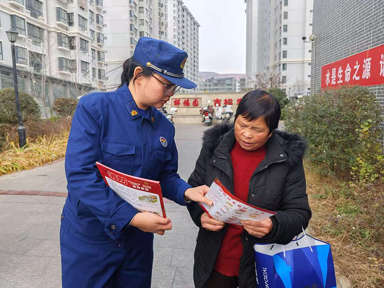 陇南礼县消防深入辖区开展消防宣传进社区活动