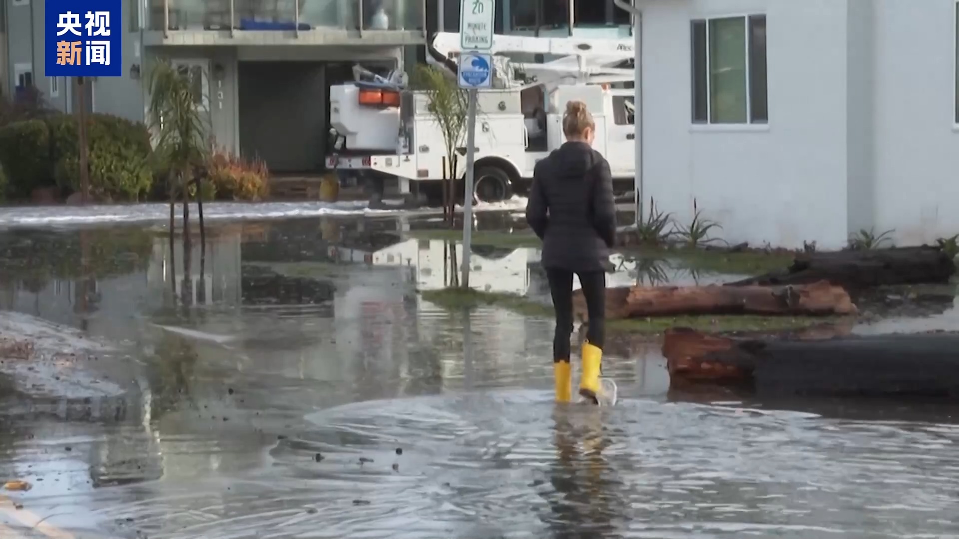 “炸弹气旋”席卷美国西海岸已致2人死亡 强降雨警报持续