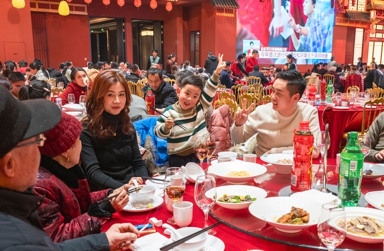 芜湖繁昌：春节期间餐饮市场火爆