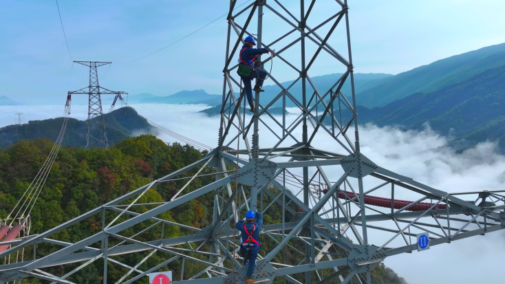 Deyang-Baoji DC Transmission Line Adds Color to Stunning Autumn Scenery