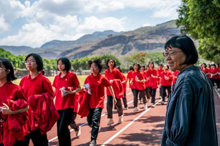 邁步康莊大道丨愛國主義精神構(gòu)筑起民族的脊梁