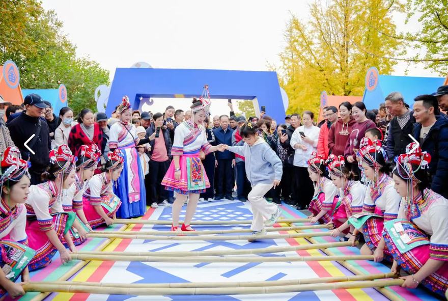 'She Township by the West Lake' - Tonglu Eshan Ethnic Customs Tourism Promotion Conference Held in Hangzhou