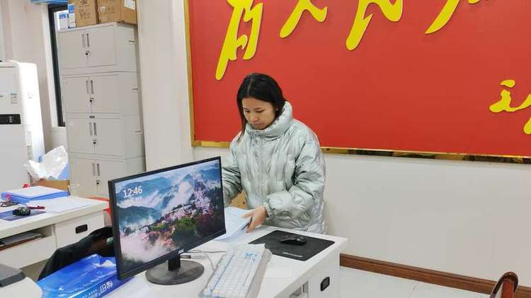 新春走基层·山乡新画卷| 传承黄文秀精神 广西百坭村返乡青年续写青春之歌