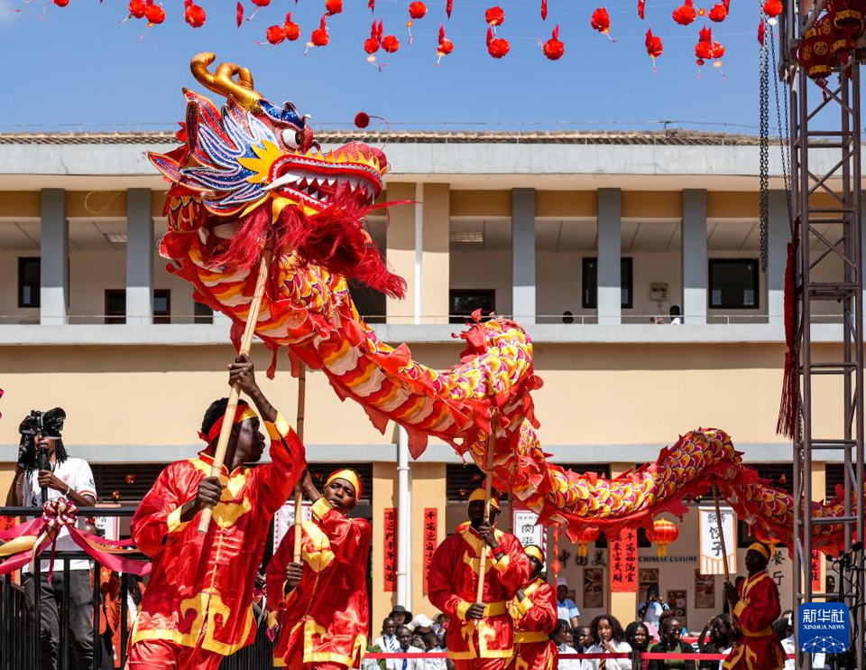 “欢乐春节”活动在多国举行