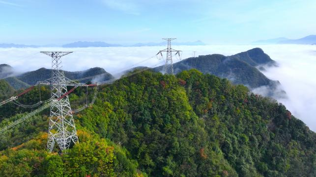 Deyang-Baoji DC Transmission Line Adds Color to Stunning Autumn Scenery