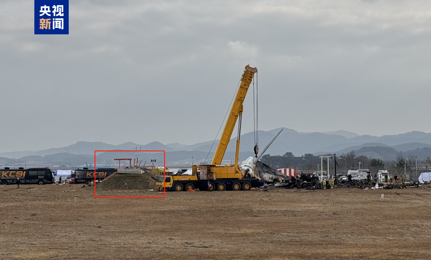 撞混凝土设施前4分钟 韩国济州航空失事客机“黑匣子”停录