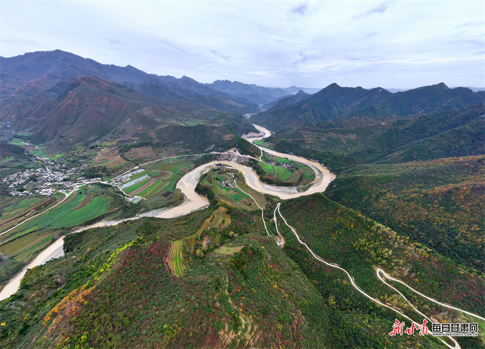 陇南康县迷坝冬日乡村风景独好