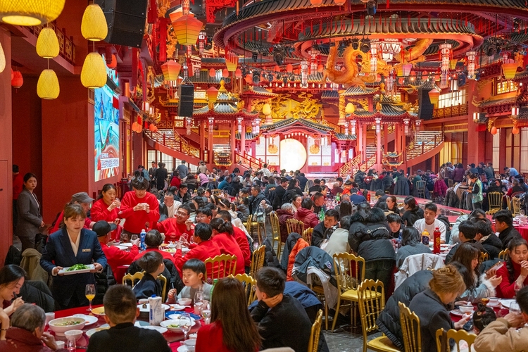 芜湖繁昌：春节期间餐饮市场火爆