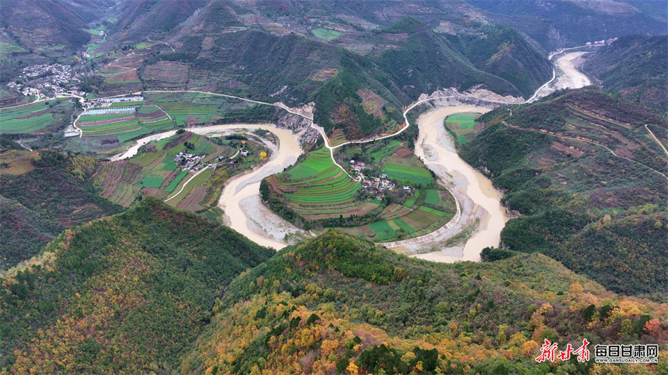 陇南康县迷坝冬日乡村风景独好