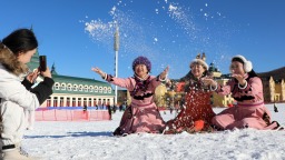 内蒙古扎兰屯：冰雪嘉年华 冬旅“嗨”起来