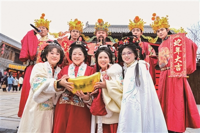 Enjoy Traditional Chinese New Year in Authentic Luoyang Flavor