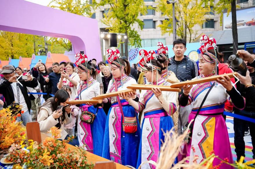 'She Township by the West Lake' - Tonglu Eshan Ethnic Customs Tourism Promotion Conference Held in Hangzhou