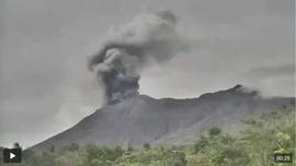 视频丨菲律宾坎拉翁火山持续喷出黑色火山灰 仍维持3级警戒